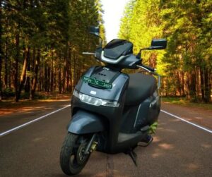  Ola Electric and Bajaj Auto: Who Will Dominate the E2W Market?