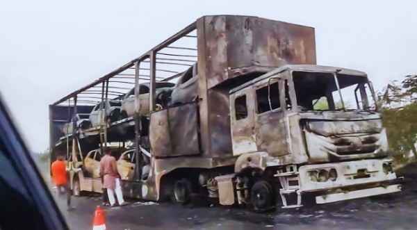 Mumbai Container Fire Devastates 8 Electric Cars, Sparks Safety Concerns