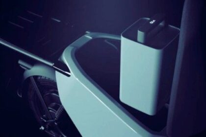 Ola Electric CEO Unveils Teaser for Revolutionary Swappable Battery in New EV Model