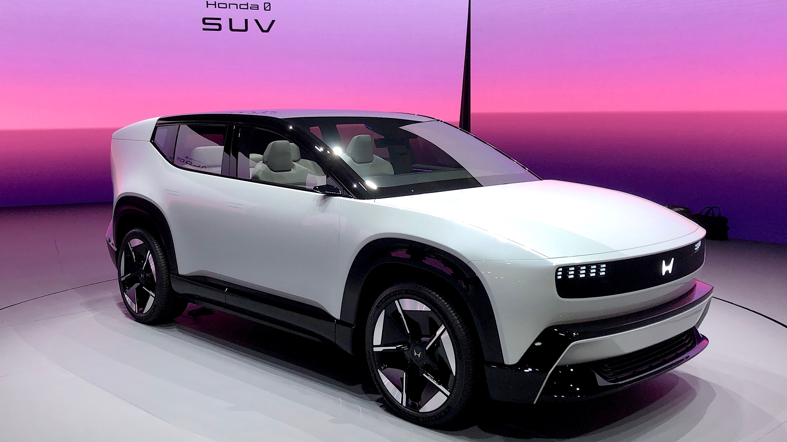 Honda-EV-Impressive-0-series-SUV-at-Japan-Mobility-Show-2025
