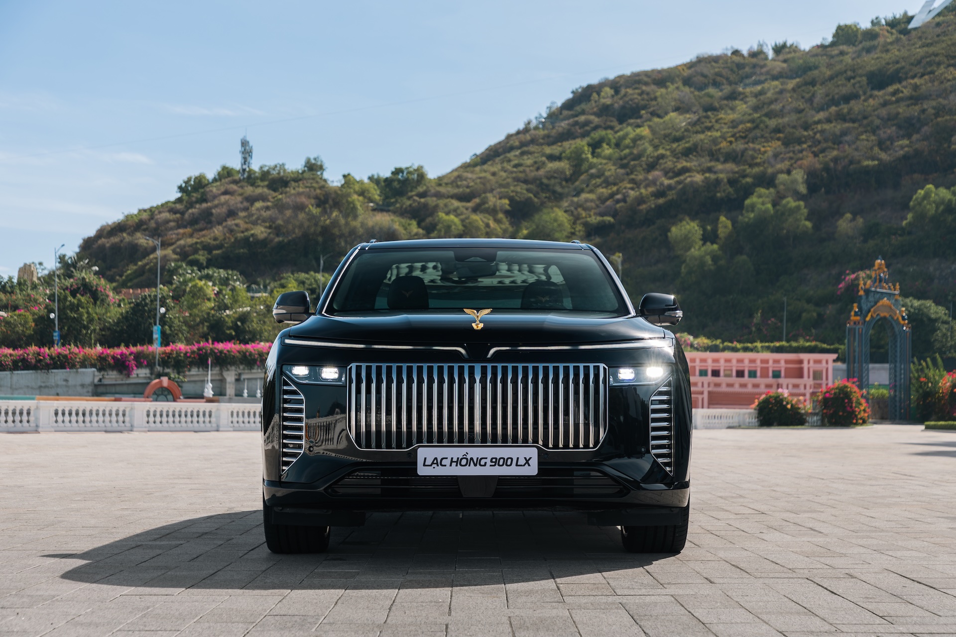 VinFast-Redefines-Security-with-Lac-Hong-900-LX